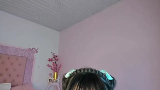 Snapshot of roxyswt chatting on June 2026 04:57:01 AM roxyswt online show from June 2026 04:57:01 AM