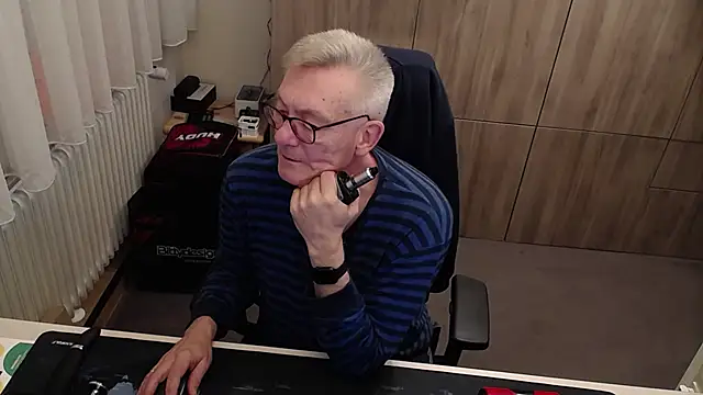 randyandy67 online show from November 2025 09:03:01 PM