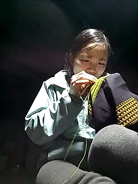 Snapshot of ngan-cute chatting on November 2025 03:44:02 PM ngan-cute online show from November 2025 03:44:02 PM