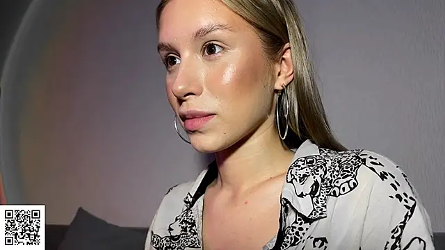 ElysiaXo online show from October 2025 09:36:02 PM