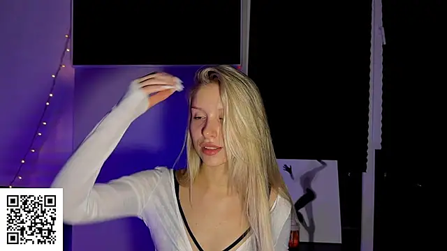 ElysiaXo online show from November 2025 11:21:02 PM