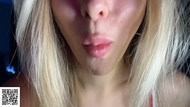 ElysiaXo online show from December 2025 10:07:02 PM