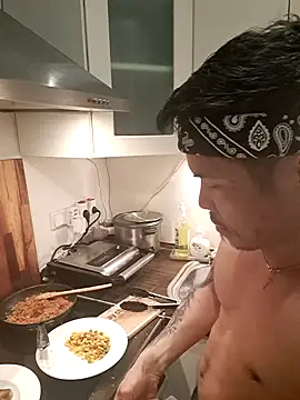 sessiontoyboy online show from February 2026 06:06:02 PM