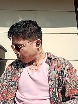 sessiontoyboy online show from March 2026 12:44:02 PM