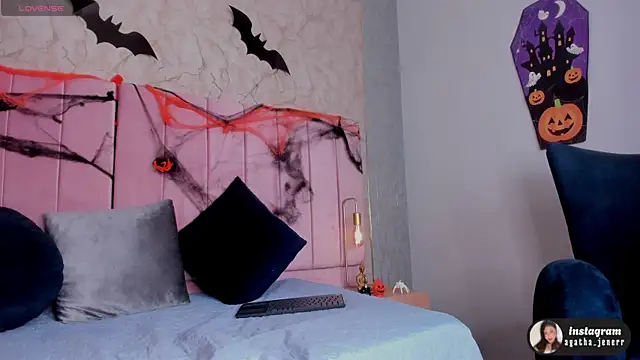 Snapshot of agatha_jener chatting on October 2025 11:42:01 AM agatha jener online show from October 2025 11:42:01 AM