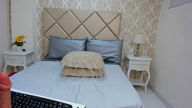 Natashanaughty online show from February 2026 12:48:01 AM