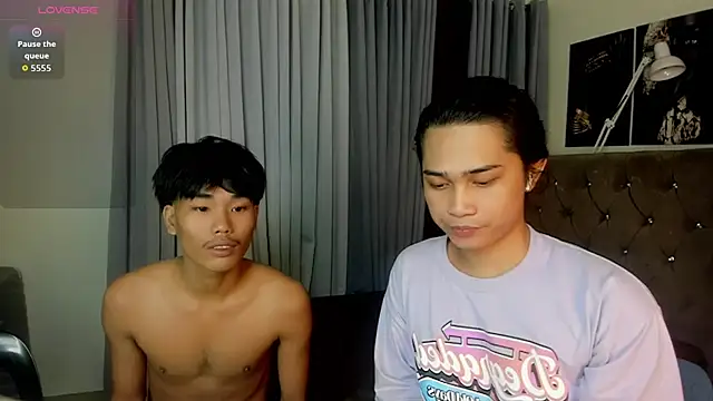 mightyhotcock online show from September 2025 06:00:01 PM