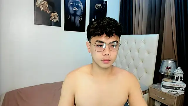 mightyhotcock online show from October 2025 05:25:02 PM