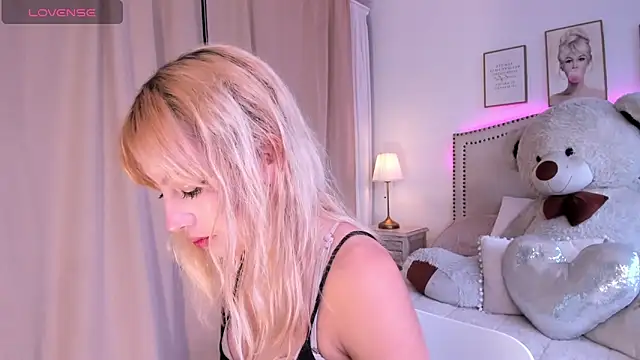 Mayajhons online show from November 2025 12:16:01 PM