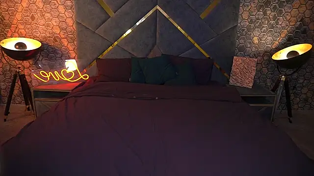 KamillaVibes online show from September 2025 02:32:01 PM