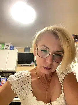 Snapshot of VasylynaLove421 chatting on September 2025 06:54:01 PM VasylynaLove421 online show from September 2025 06:54:01 PM