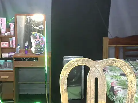 Snapshot of miss_ele chatting on October 2025 11:49:02 PM miss ele online show from October 2025 11:49:02 PM