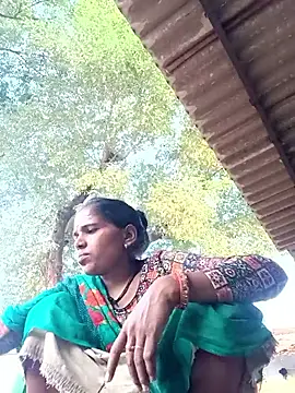 Snapshot of Hot-honi chatting on September 2025 01:40:01 AM Hot-honi online show from September 2025 01:40:01 AM