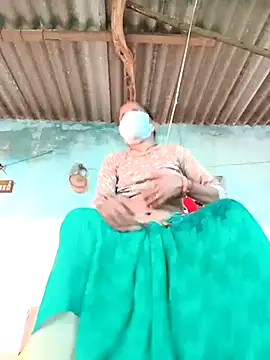 Snapshot of Hot-honi chatting on September 2025 12:06:01 PM Hot-honi online show from September 2025 12:06:01 PM