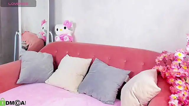 Lynn Martin online show from October 2025 01:03:01 AM