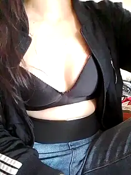 Snapshot of Handoo23 chatting on October 2025 03:14:02 AM Handoo23 online show from October 2025 03:14:02 AM