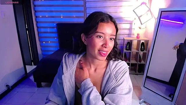  Mia Evans 1 online show from October 2025 07:57:02 PM