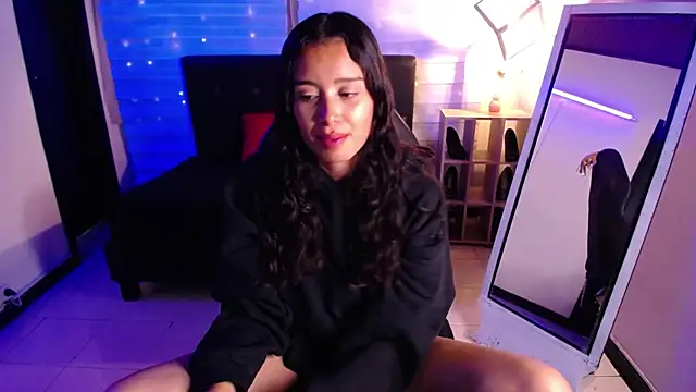  Mia Evans 1 online show from November 2025 07:45:02 PM