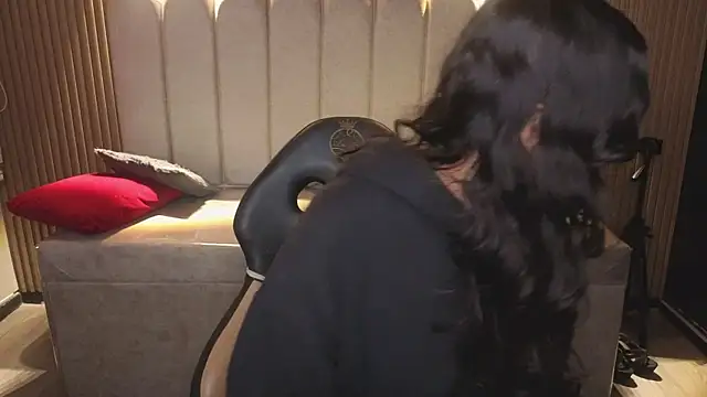  Mia Evans 1 online show from January 2026 01:16:02 PM