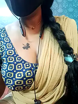 Snapshot of tamil_Vennila chatting on October 2025 06:47:01 AM tamil Vennila online show from October 2025 06:47:01 AM