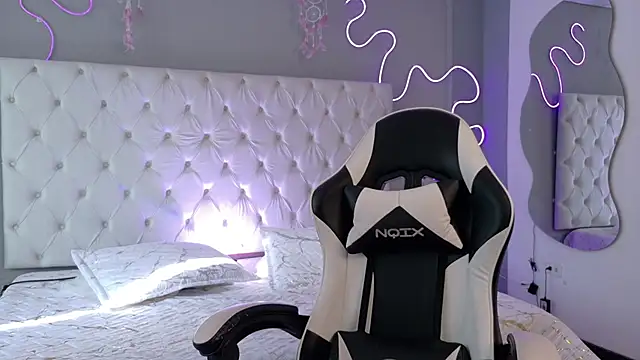 Emma visconti online show from November 2025 12:42:01 PM