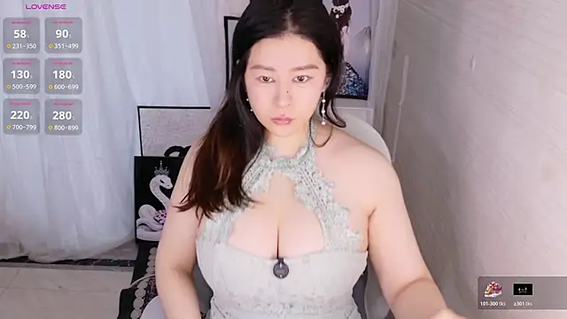 Snapshot of Scarlett-oracle chatting on November 2025 11:09:01 PM Scarlett-oracle online show from November 2025 11:09:01 PM