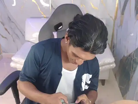 bull cam online show from October 2025 07:00:01 PM