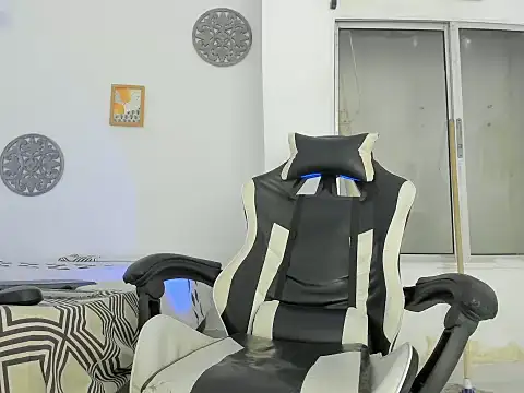 Jax Maliq online show from September 2025 04:15:01 AM