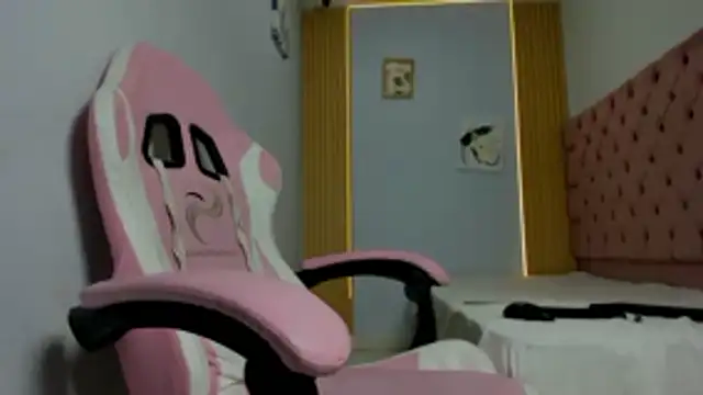 Jax Maliq online show from October 2025 01:50:02 AM