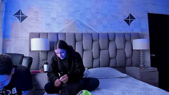 markAndPhilip online show from November 2025 12:34:01 PM