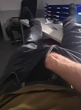 Snapshot of stunning_stallion chatting on October 2025 05:44:01 PM stunning stallion online show from October 2025 05:44:01 PM