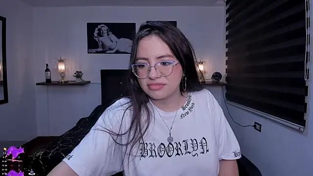 Snapshot of Barbara_Jonesss_4 chatting on September 2025 07:04:01 PM Barbara Jonesss 4 online show from September 2025 07:04:01 PM