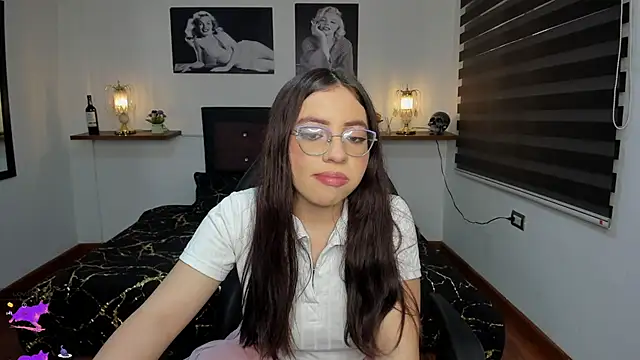 Snapshot of Barbara_Jonesss_4 chatting on October 2025 07:12:02 PM Barbara Jonesss 4 online show from October 2025 07:12:02 PM