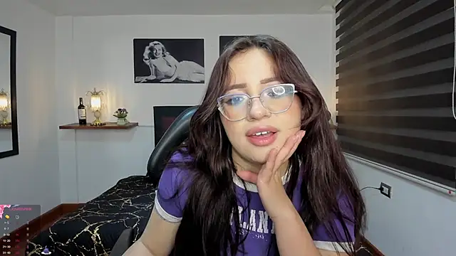 Snapshot of Barbara_Jonesss_4 chatting on October 2025 07:14:02 PM Barbara Jonesss 4 online show from October 2025 07:14:02 PM