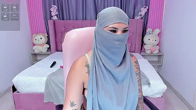 Snapshot of Nayla-Mouna chatting on September 2025 05:27:01 PM Nayla-Mouna online show from September 2025 05:27:01 PM