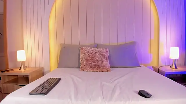 ALICESANDOVAL online show from December 2025 11:38:02 AM