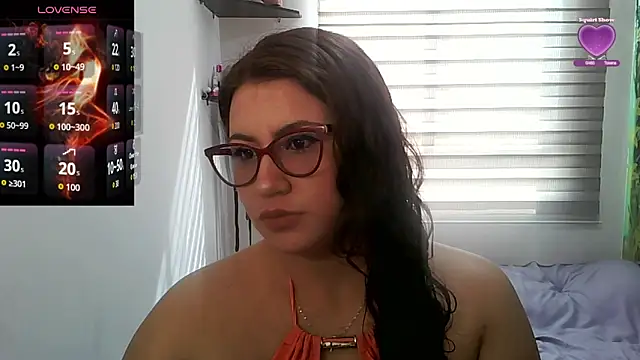 Snapshot of Vesper_Vixen chatting on September 2025 01:35:02 PM Vesper Vixen online show from September 2025 01:35:02 PM