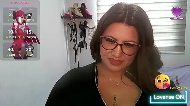 Snapshot of Vesper_Vixen chatting on October 2025 02:18:02 PM Vesper Vixen online show from October 2025 02:18:02 PM
