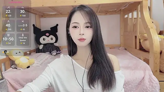 Snapshot of Sue101010 chatting on September 2025 08:30:02 AM Sue101010 online show from September 2025 08:30:02 AM