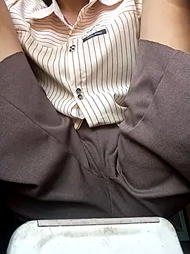 Snapshot of simi-lucy chatting on October 2025 06:28:02 AM simi-lucy online show from October 2025 06:28:02 AM