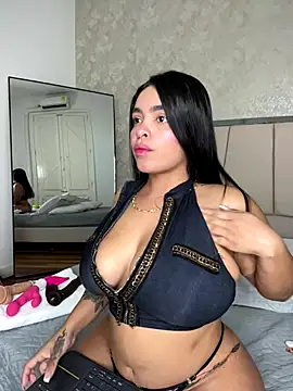 Snapshot of Danna_222 chatting on September 2025 03:19:02 AM Danna 222 online show from September 2025 03:19:02 AM