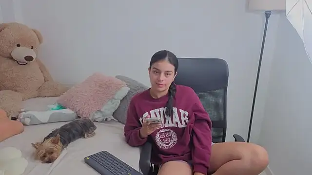 valerihouse online show from November 2025 12:55:01 AM