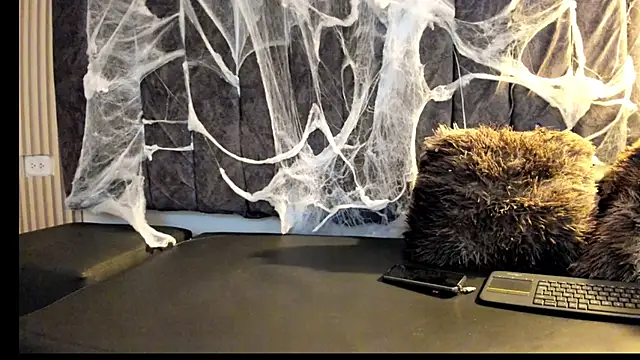 Snapshot of Rowan_Mills chatting on October 2025 08:31:02 PM Rowan Mills online show from October 2025 08:31:02 PM