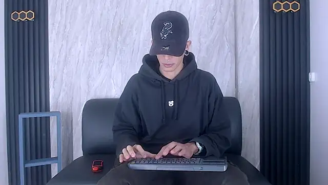 Snapshot of Franvill_Trato chatting on October 2025 12:04:01 PM Franvill Trato online show from October 2025 12:04:01 PM