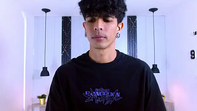 Snapshot of Franvill_Trato chatting on November 2025 07:48:02 PM Franvill Trato online show from November 2025 07:48:02 PM