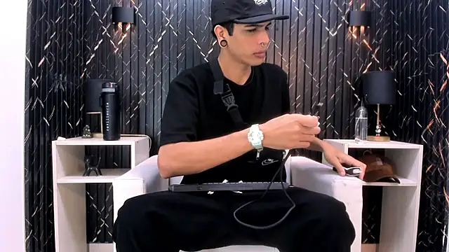 Snapshot of Franvill_Trato chatting on November 2025 05:30:01 PM Franvill Trato online show from November 2025 05:30:01 PM