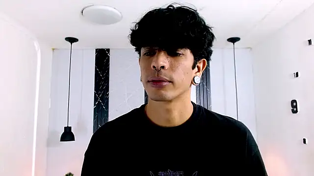 Snapshot of Franvill_Trato chatting on December 2025 06:45:01 PM Franvill Trato online show from December 2025 06:45:01 PM