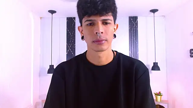 Snapshot of Franvill_Trato chatting on December 2025 06:48:02 PM Franvill Trato online show from December 2025 06:48:02 PM