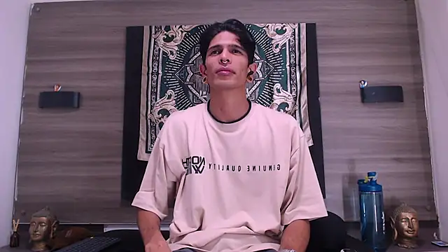 Snapshot of Franvill_Trato chatting on January 2026 06:00:02 PM Franvill Trato online show from January 2026 06:00:02 PM