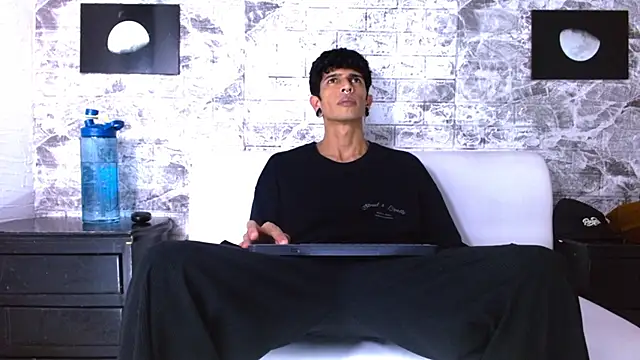 Snapshot of Franvill_Trato chatting on February 2026 07:14:02 PM Franvill Trato online show from February 2026 07:14:02 PM